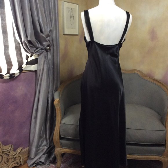 Luxury black satin and lace beaded negligee, size M, like new! - Picture 6 of 9
